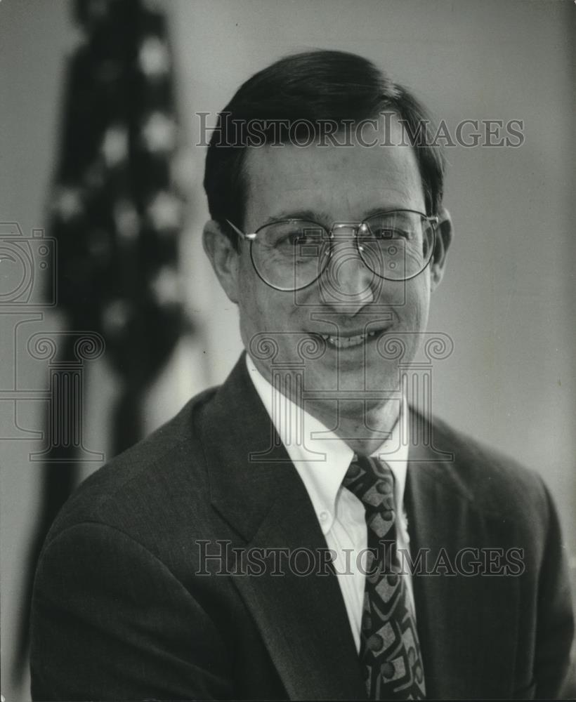 1993 Press Photo Thomas P. Schneider, US Attorney, Eastern District of Wisconsin - Historic Images