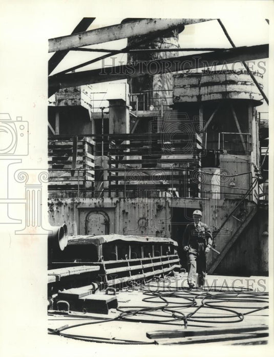 1978 Press Photo A Maritime Administrator Jeremiah O'Brien visits the ship - Historic Images