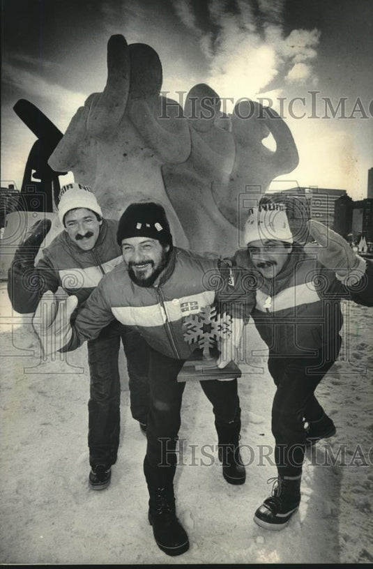 1986 Press Photo Winning Team of International Snow Sculpting Competition - Historic Images