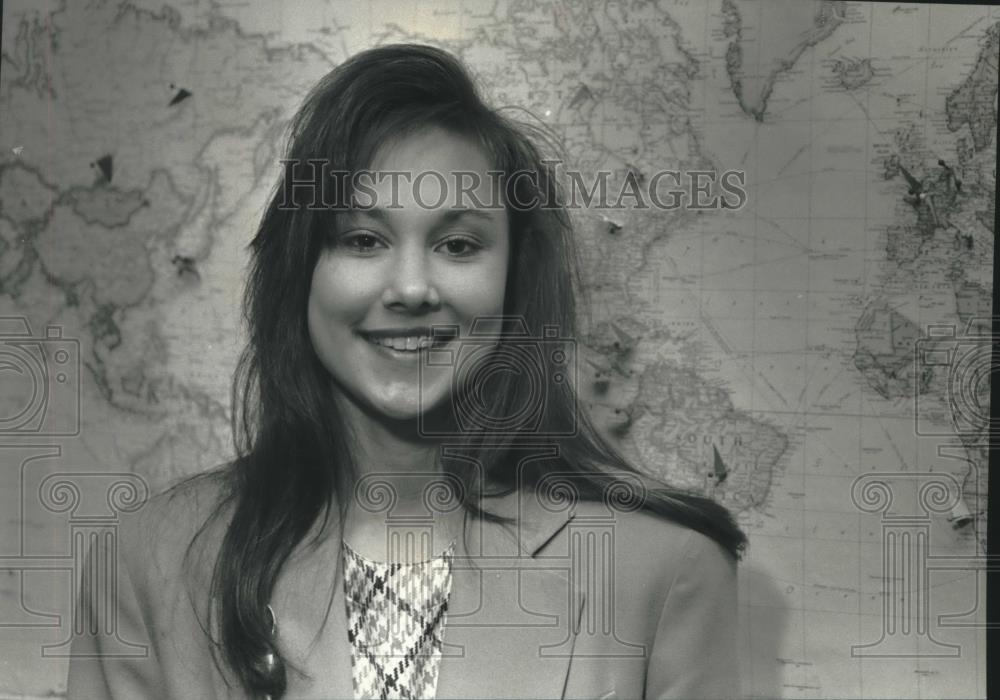 1993 Press Photo Marie Spore-Alverno College, coordinator Travelship Committee - Historic Images