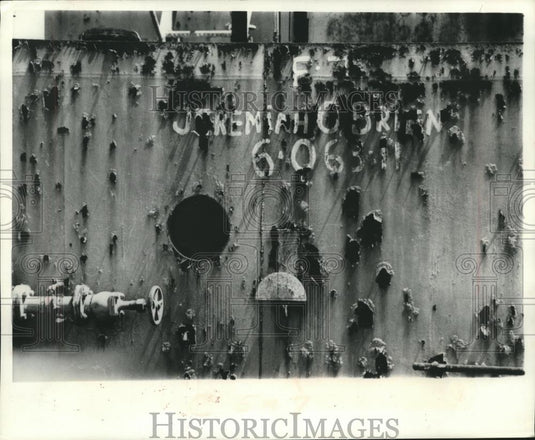 1978 Press Photo Peeling paint and rusted metal on the Jeremiah O'Brien ship - Historic Images
