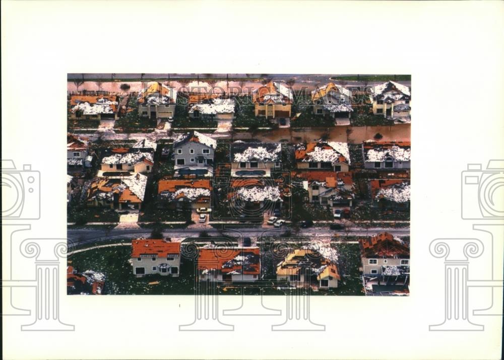 1992 Press Photo homes damaged by Hurricane Andrew in Florida. - mjc01241 - Historic Images