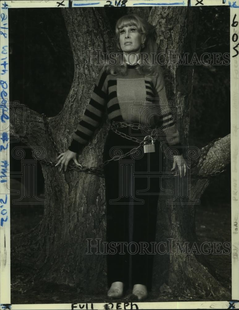 1981 Press Photo Actress Barbara Eden on Movie Set - noo16521 - Historic Images