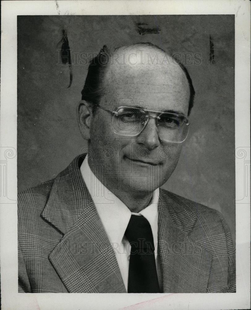 1990 Press Photo Fred Mester Oakland Michigan Judge - dfpd41079 - Historic Images