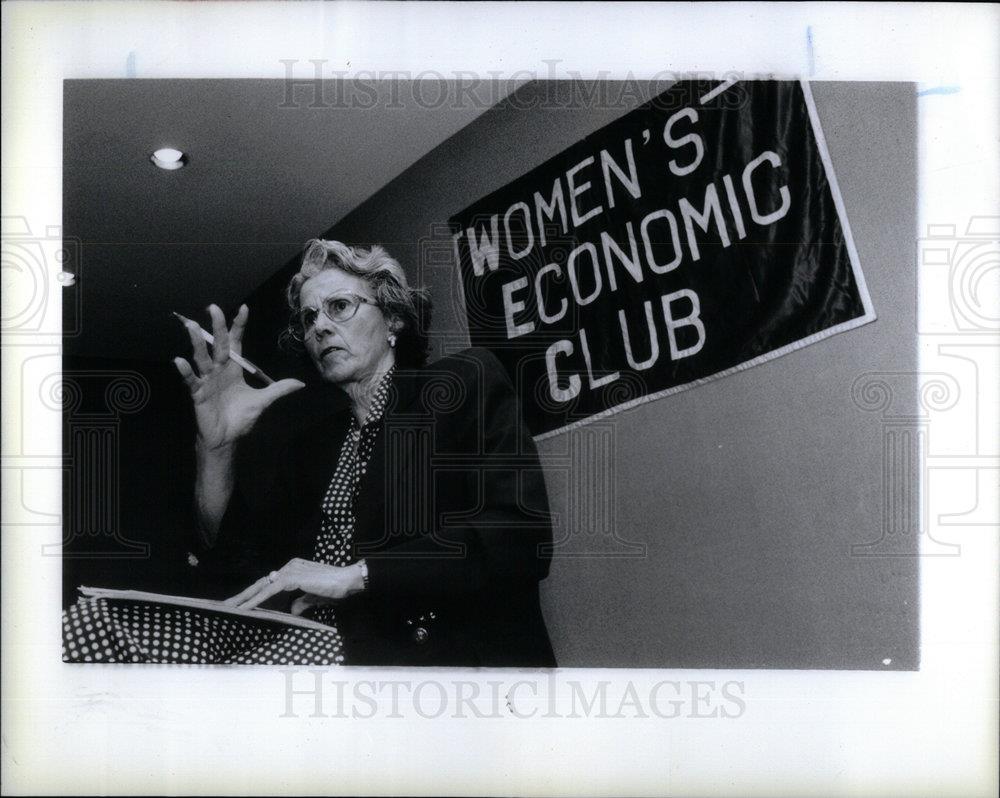 1990 Press Photo Felice Schwartz Women&#39;s economic club - DFPD69921 - Historic Images