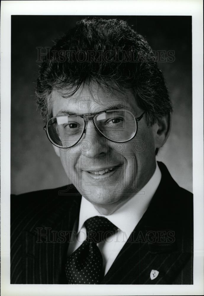 1998 Press Photo Ron B Tonkin - dfpd39157 - Historic Images