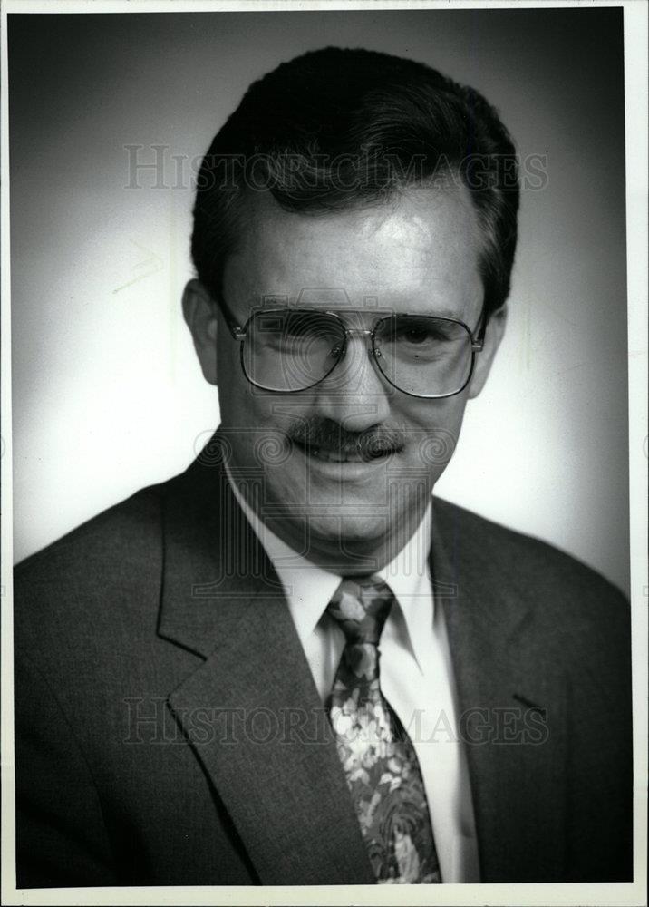 1992 Press Photo Dave Nowakowski Controller - dfpd31251 - Historic Images