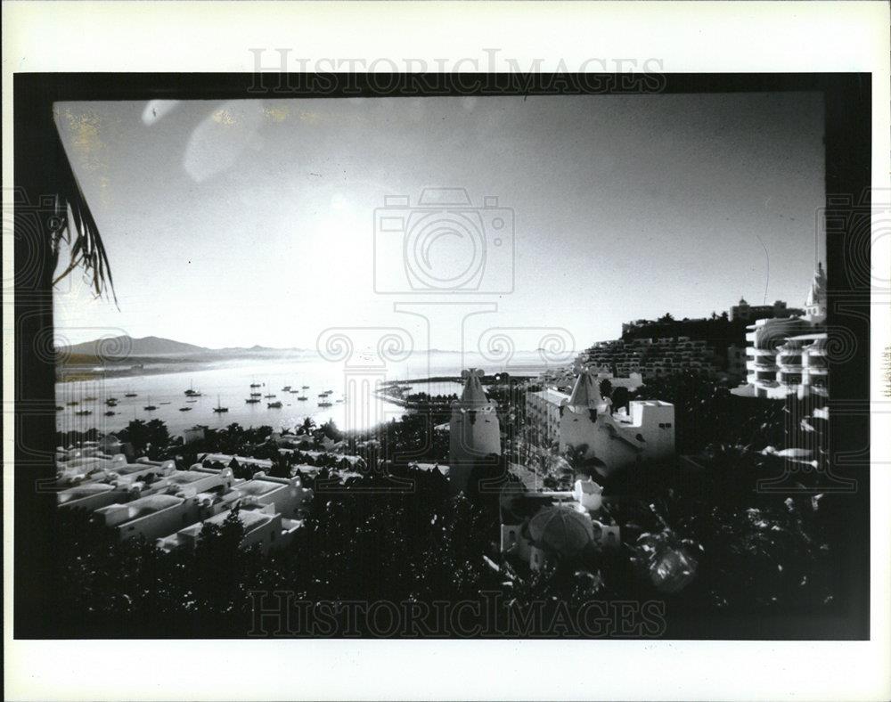 1992 Press Photo Las Hadas Mexico resort marina hotel - dfpd49773 - Historic Images