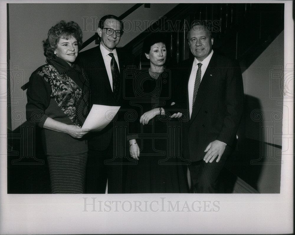 1990 Press Photo Aviva Robinson and Jack Robinson Percy - DFPD69575 - Historic Images