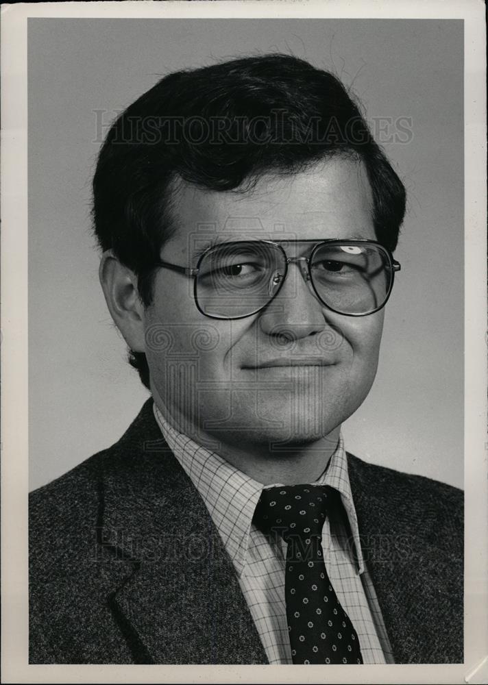 1994 Press Photo William W. O&#39;Neill - dfpd34011 - Historic Images