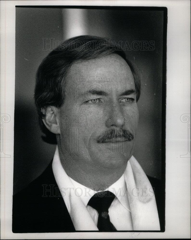 1990 Press Photo George Mercar attorney Pontch Auction - DFPD02425 - Historic Images