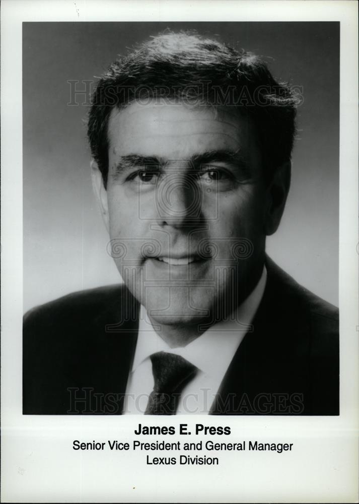 1995 Press Photo James Press Manager President Chrysler - dfpd36537 - Historic Images