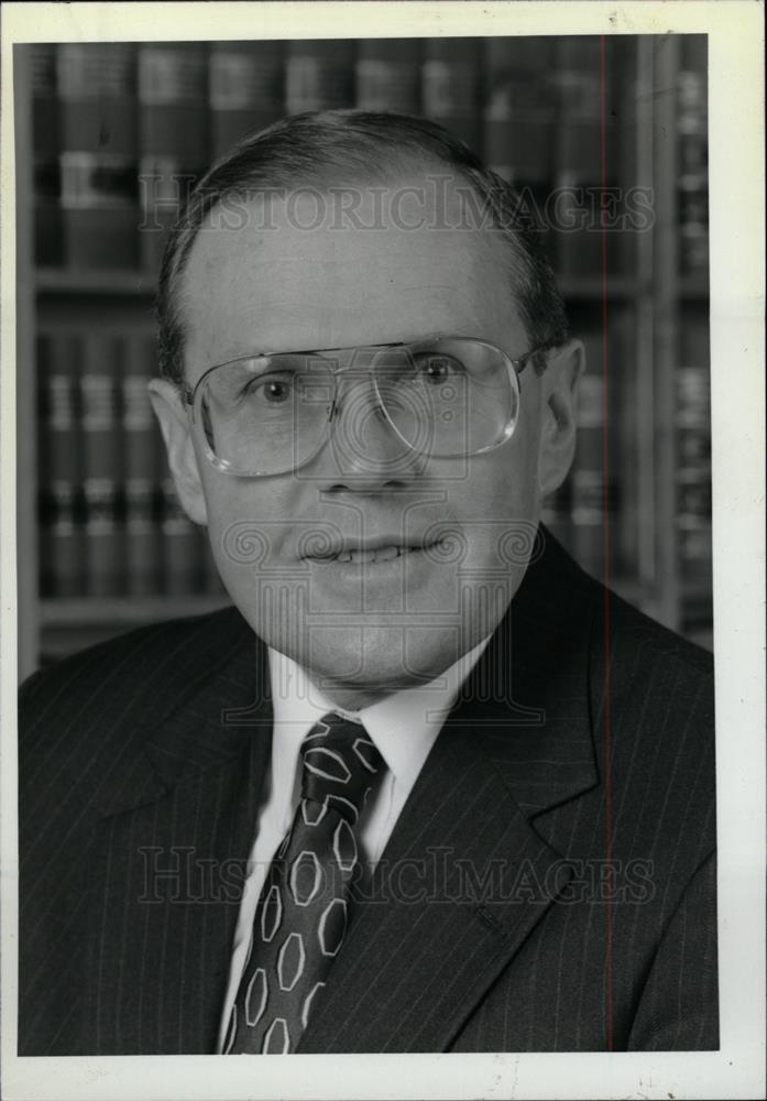 1996 Press Photo Chester Lawrence Attorney Lawyer - dfpd34471 - Historic Images