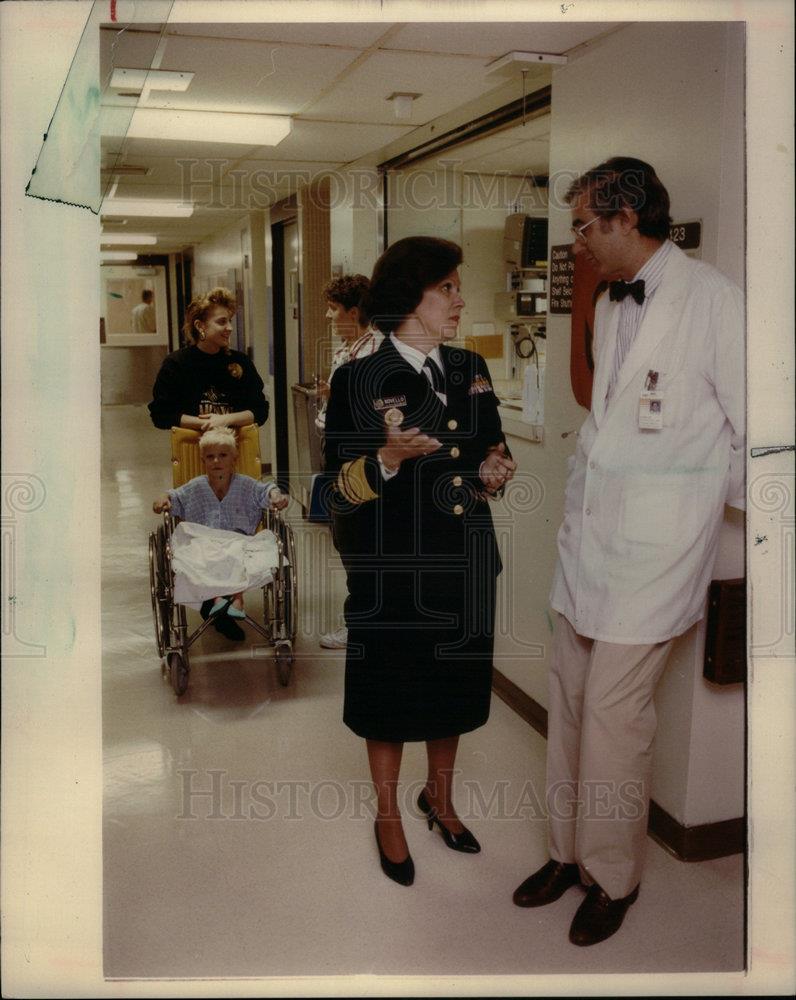 1990 Press Photo Surgeon General Antonia Novello - DFPD02633 - Historic Images