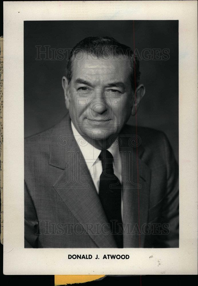 1994 Press Photo Donald J. Atwood Jr. Automobile Execut - dfpd26253 - Historic Images