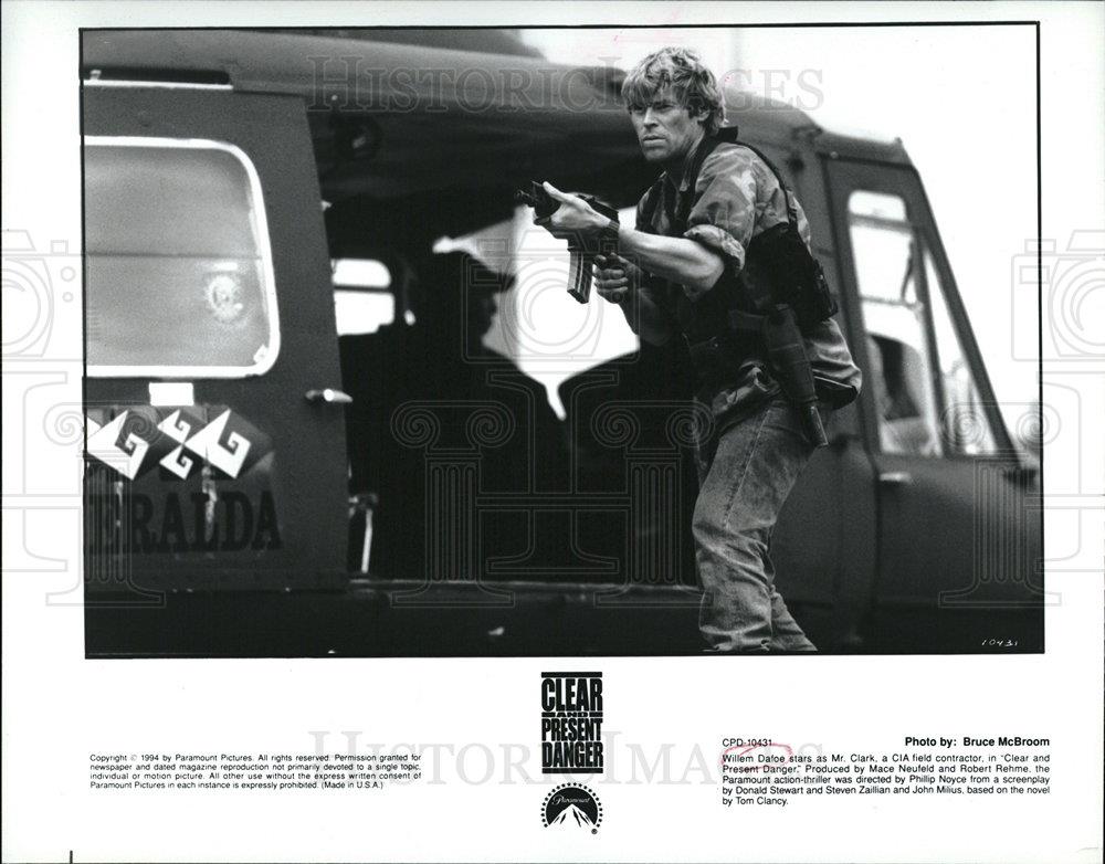 1994 Press Photo Willem Dafoe Clear And Present Danger - dfpd49241 - Historic Images