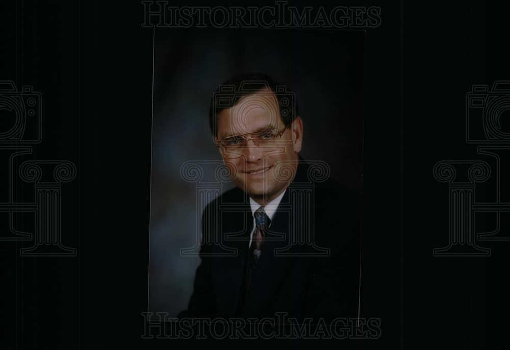 2000 Press Photo John Strand PSC Chairman - dfpd41337 - Historic Images