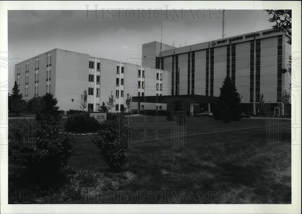 1994 Press Photo Mount Clemens General Hospital - dfpd38219 - Historic Images