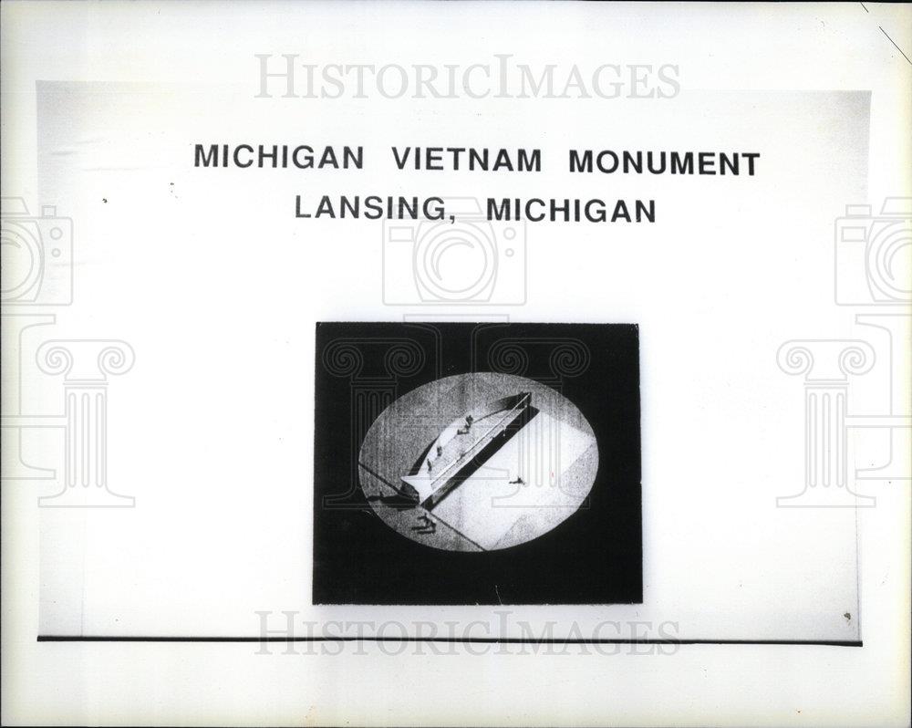 1993 Press Photo Monument Lansing,Michigan - DFPD73587 - Historic Images