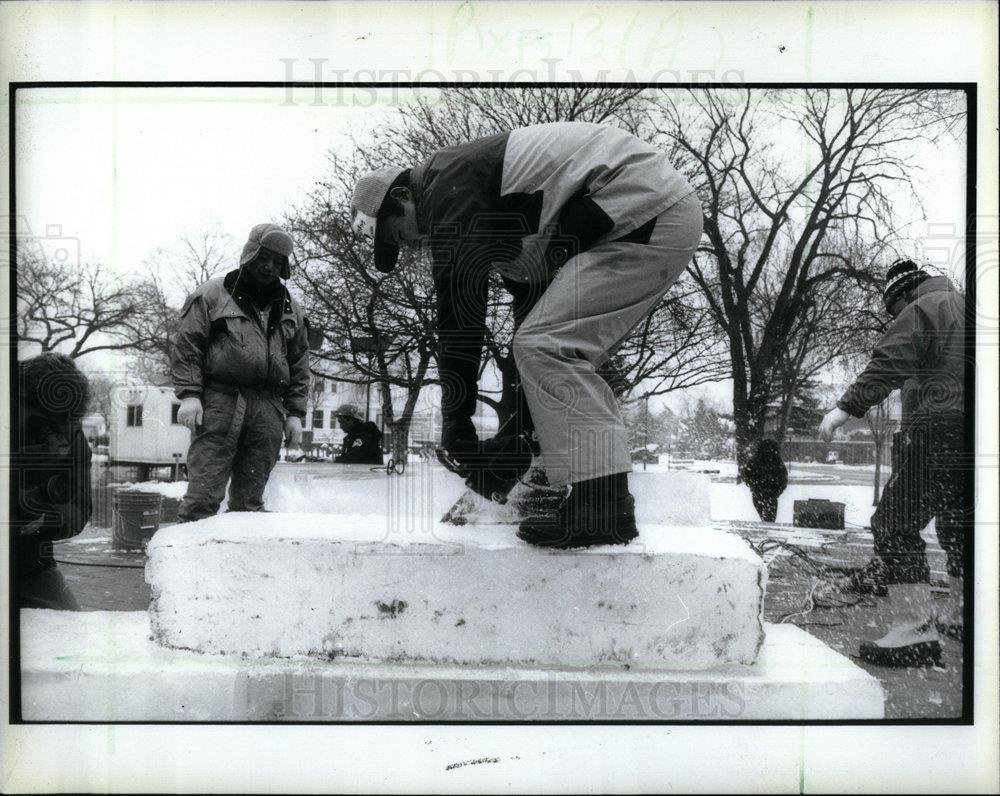 1993 Press Photo Plymouth Ice Sculpture - DFPD51099 - Historic Images