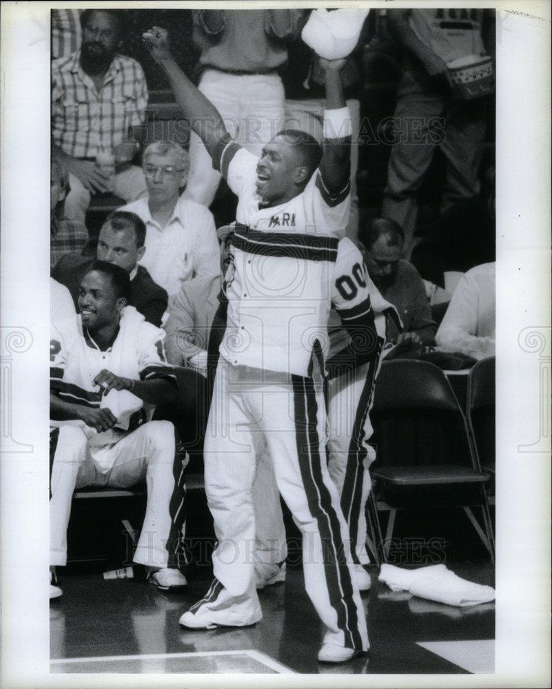 1990 Press Photo Mark Aguirre Detroit Pisons Basketball - DFPD17143 - Historic Images