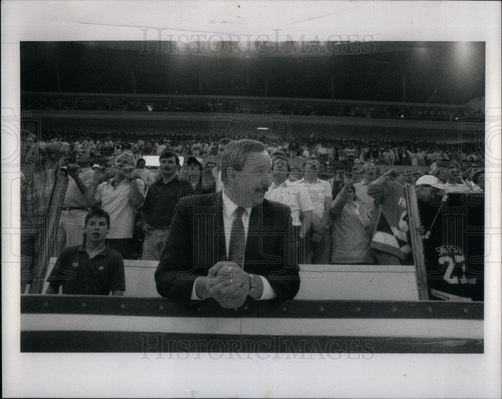 1990 Press Photo Vacguer Demers Oilers Games - DFPD71895 - Historic Images