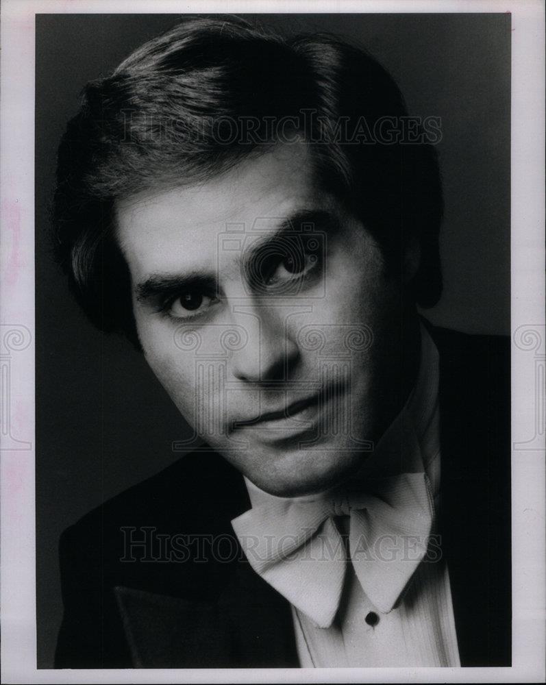 1990 Press Photo James Meena company artistic director - DFPD13161 - Historic Images