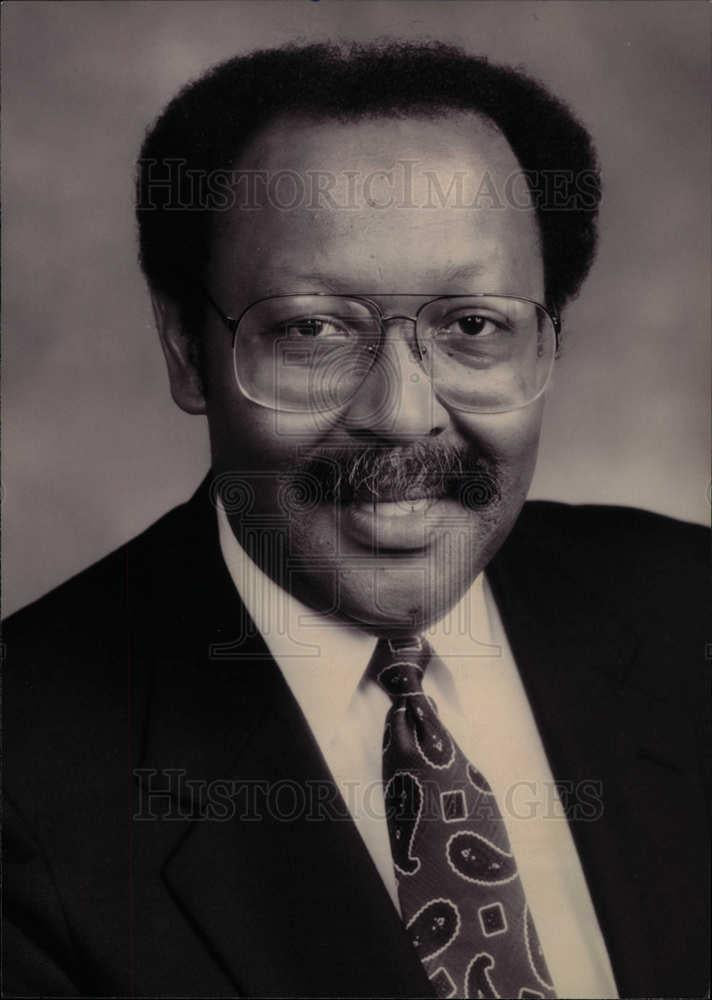 1998 Press Photo Leroy Richie Vice Chairman DMC Board - dfpd33051 - Historic Images