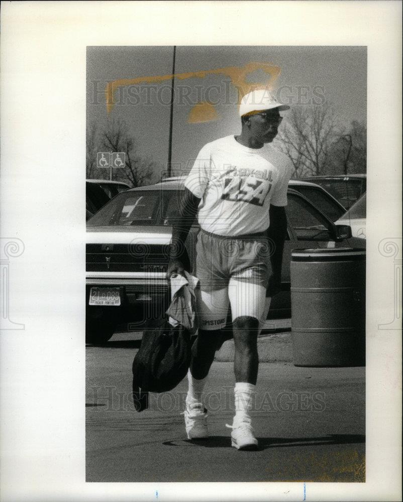 1990 Press Photo Mark Aguirre basketball player - DFPD17139 - Historic Images