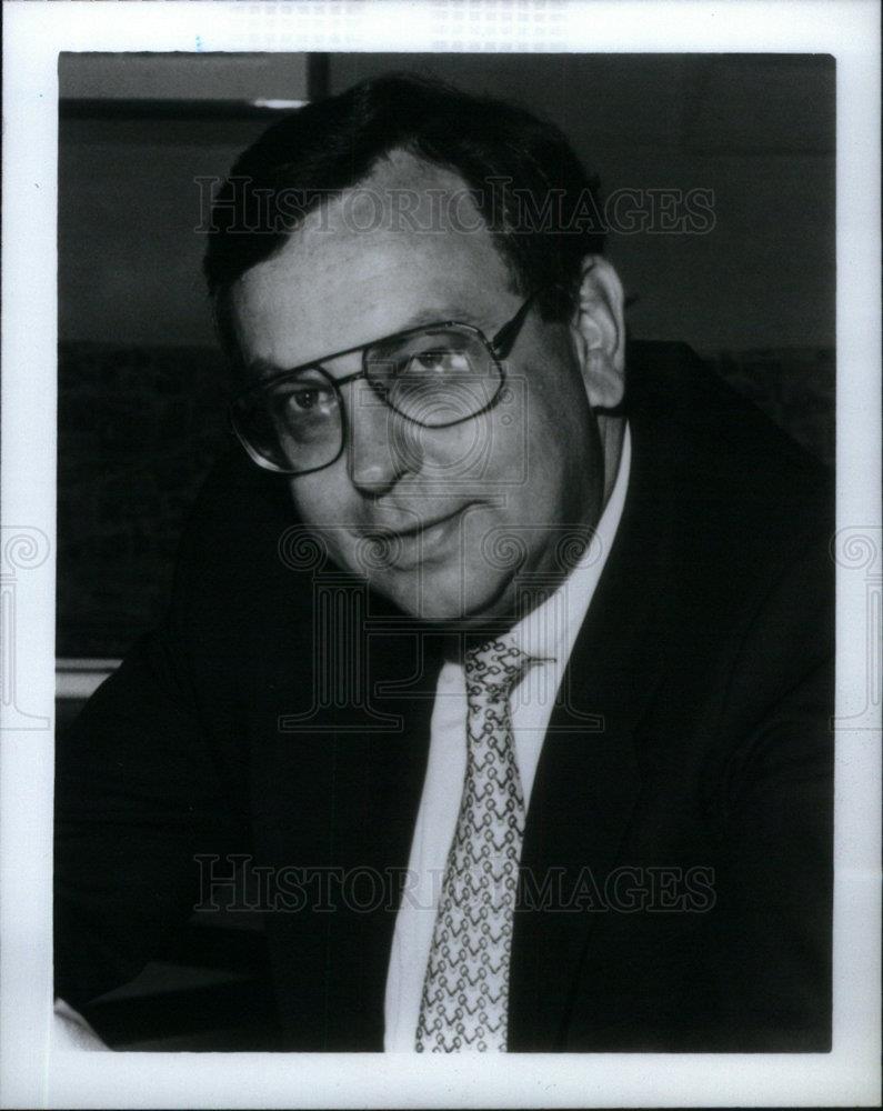 1994 Press Photo louisschultz vice president director - DFPD09427 - Historic Images