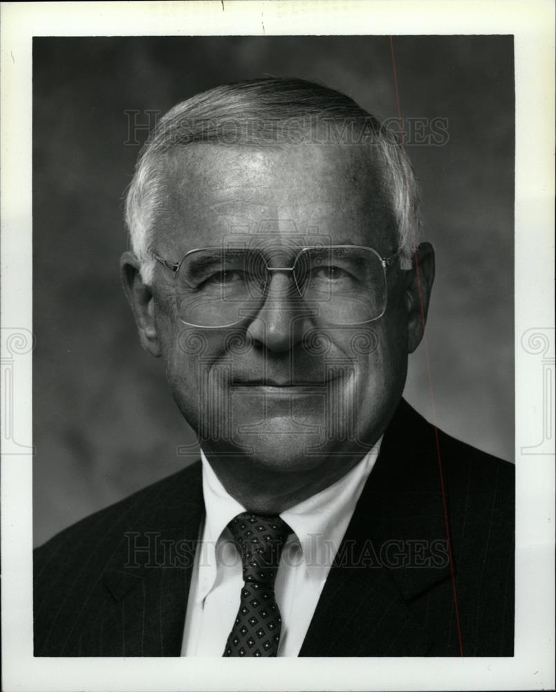 1993 Press Photo Robert L Rewey NAAO Ford Motor Company - dfpd34155 - Historic Images