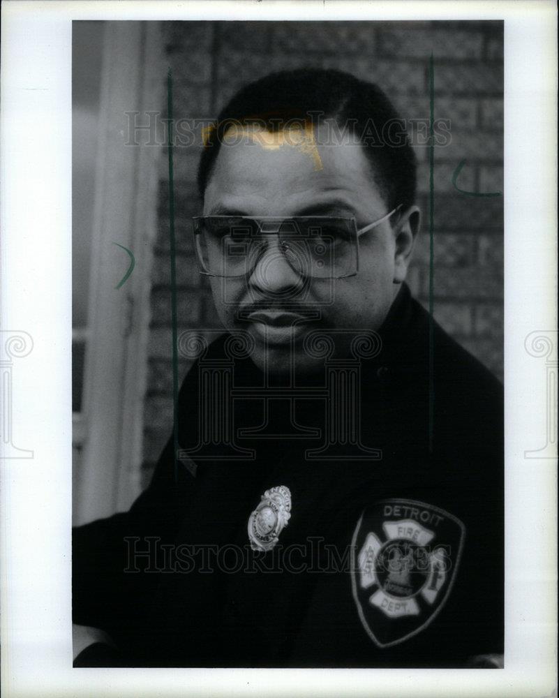 1990 Press Photo Thomas Walker - DFPD55143 - Historic Images