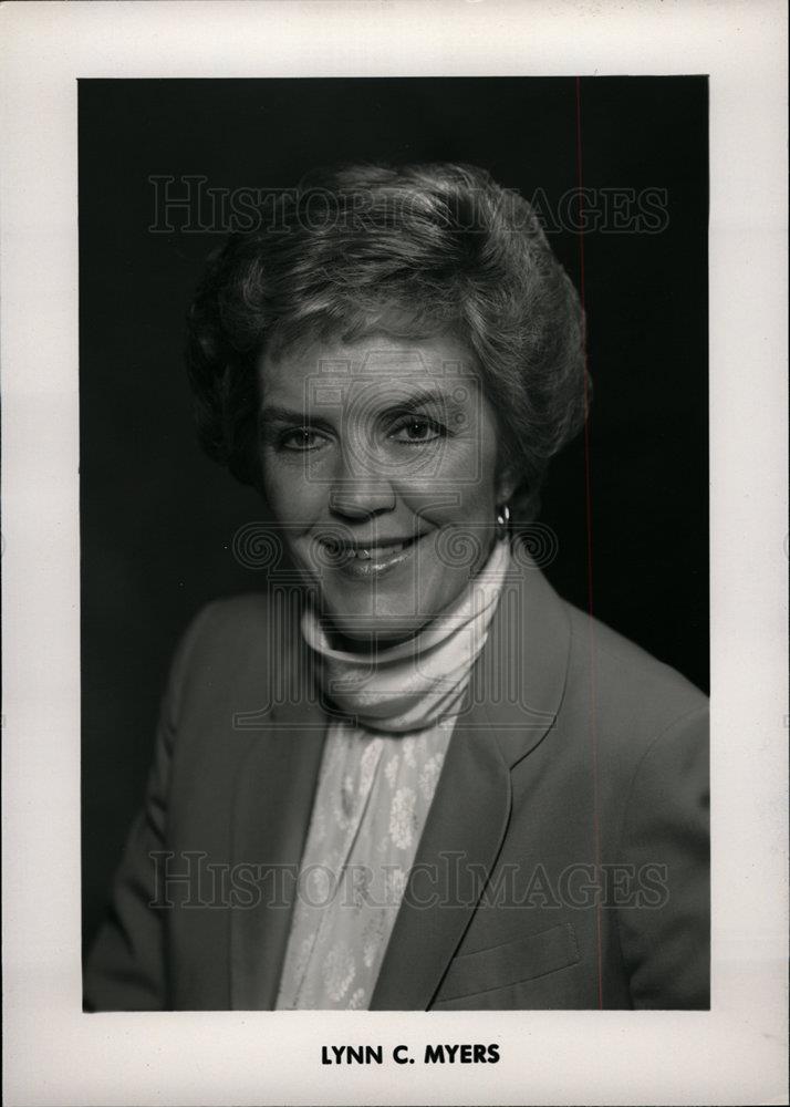 1992 Press Photo Lynn C Myers General Motors Pontiac - dfpd27887 - Historic Images