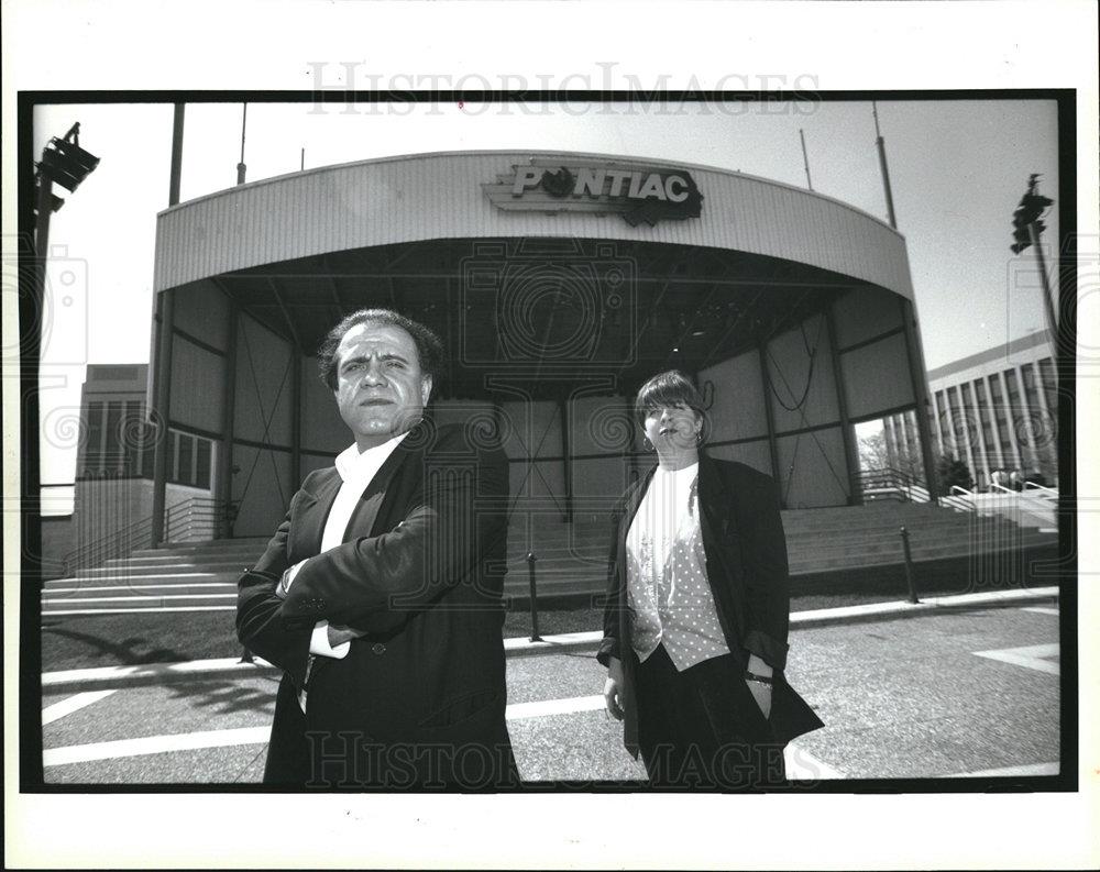 1992 Press Photo Amir Daiza Melissa Matuszak Clutch - dfpd49275 - Historic Images