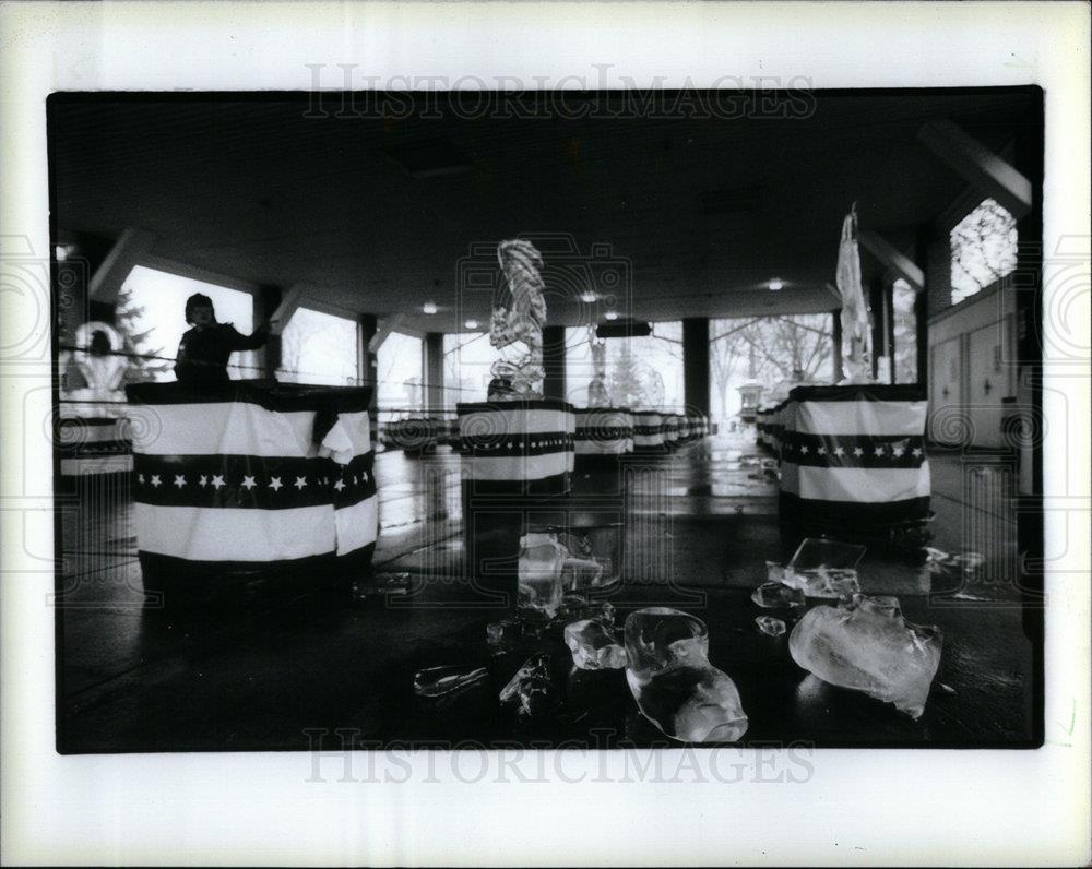 1990 Press Photo Ice Sculpture Speculator Plymouth - DFPD51105 - Historic Images