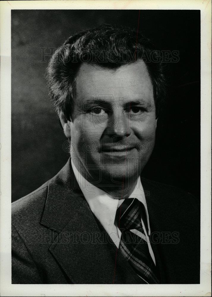 1998 Press Photo Ernest Nash State Representative Michi - dfpd27677 - Historic Images
