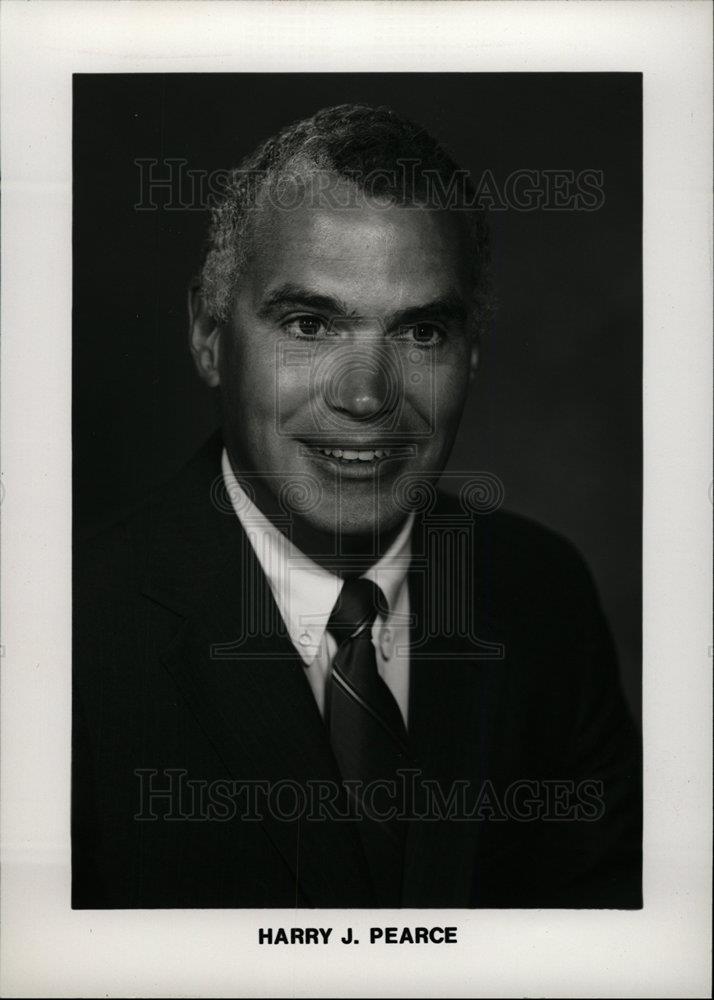 1994 Press Photo Harry J. Pearce Businessman - dfpd30815 - Historic Images