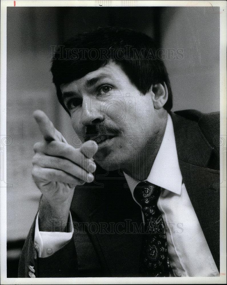 1991 Press Photo Roger Moore - DFPD04953 - Historic Images