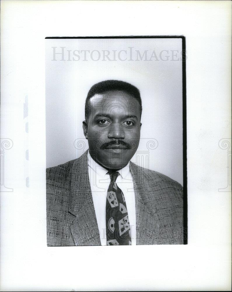 1993 Press Photo Anthony Neely biz desk - DFPD06797 - Historic Images