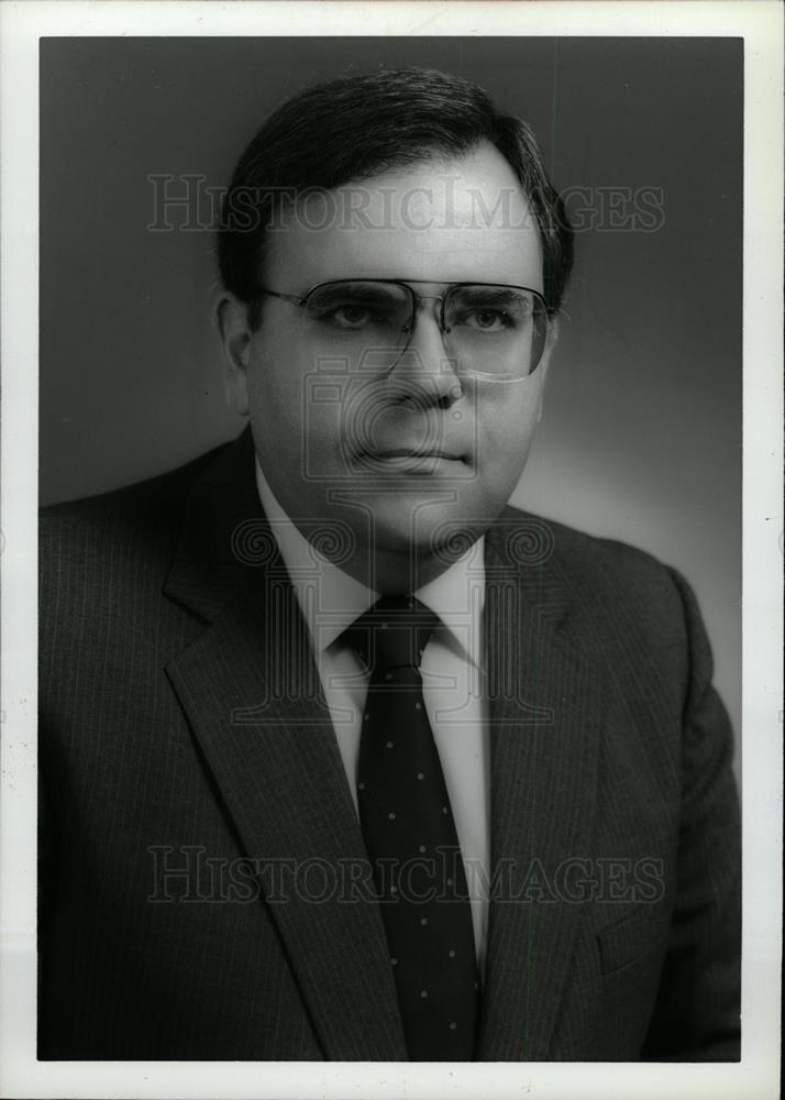 1992 Press Photo DAVID SCHUVIE KMART CORPORATION - dfpd38995 - Historic Images