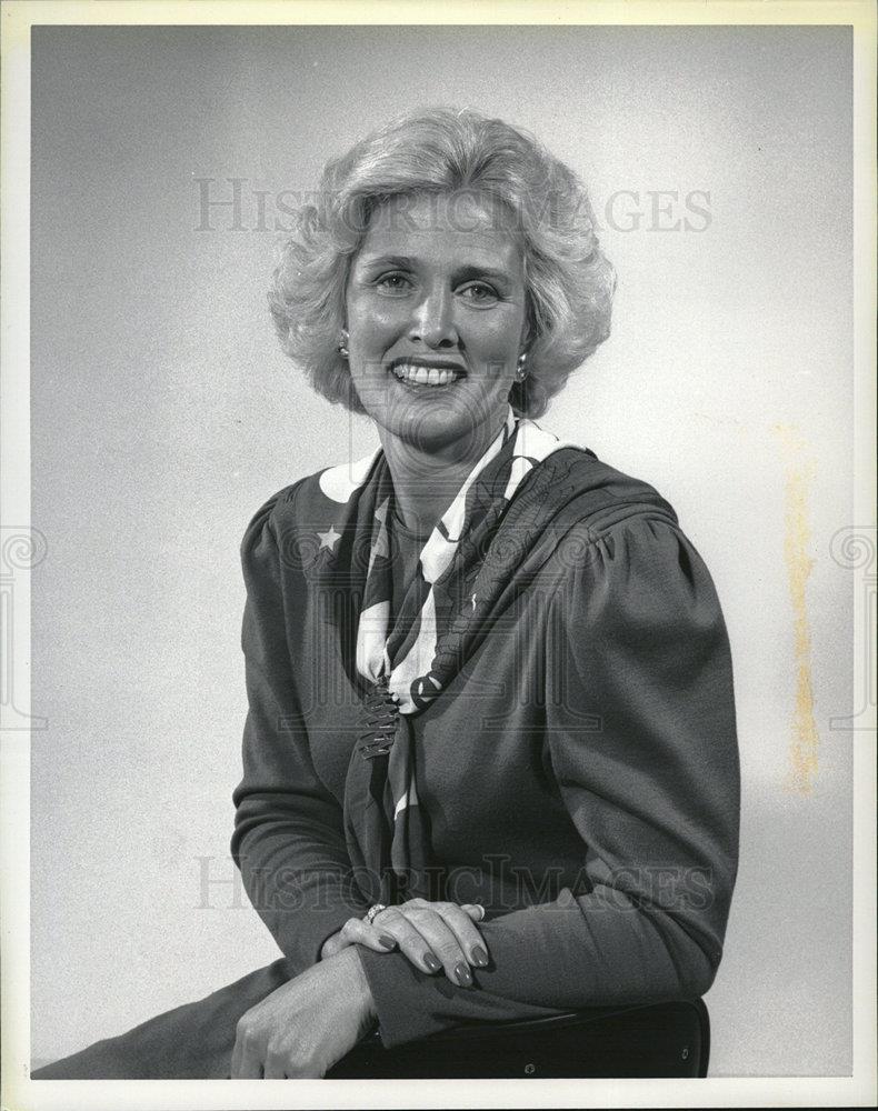 1990 Press Photo Susan Currier Festival Trees Children - dfpd49459 - Historic Images