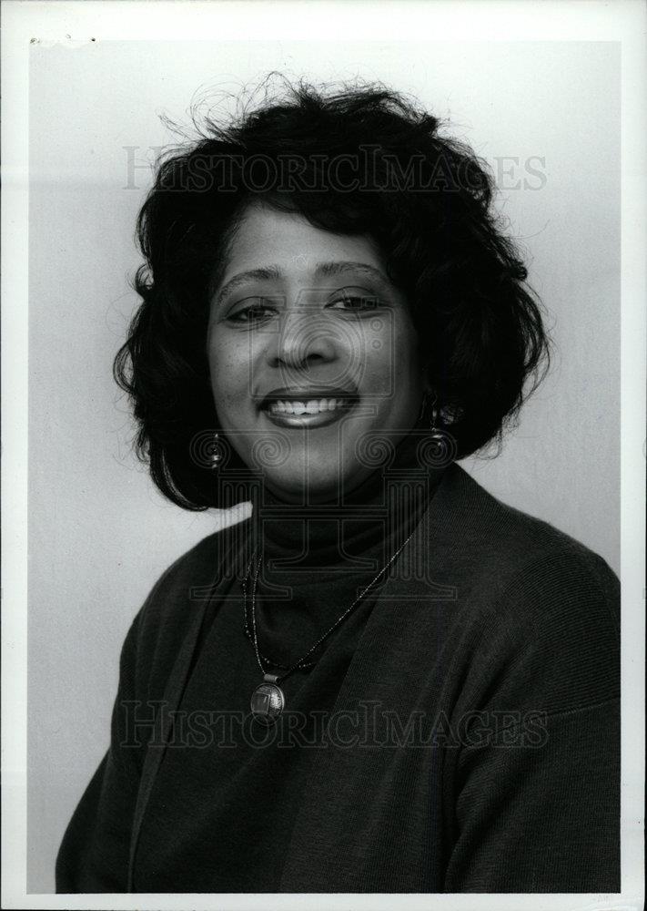 2001 Press Photo Linda V. Parker Detroit Institute Art - dfpd30813 - Historic Images