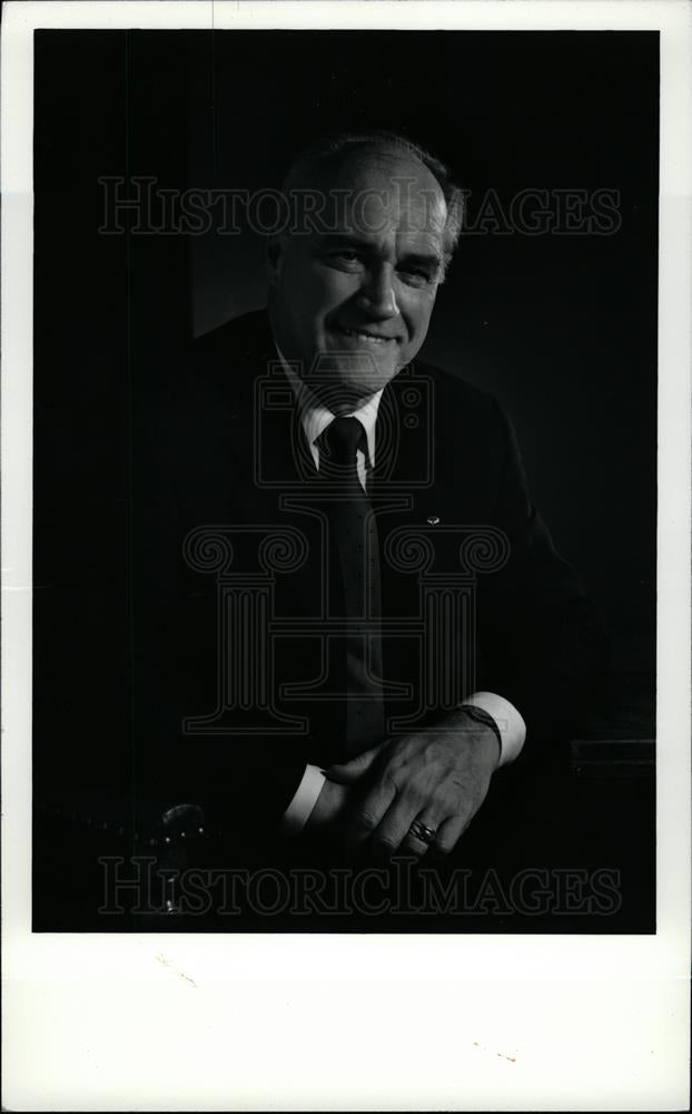 1992 Press Photo Arnold G. LaArnoldngbo Kellogg Company - dfpd32731 - Historic Images