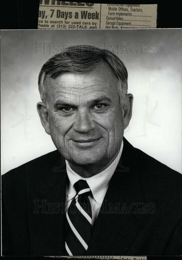 1994 Press Photo james wilkes president major corporate - dfpd37397 - Historic Images