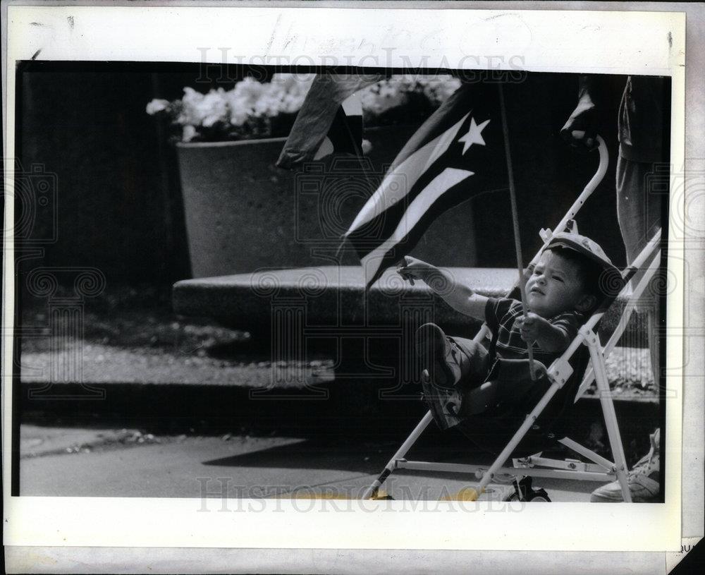 1990 Press Photo Michiganders press for clout - DFPD73749 - Historic Images