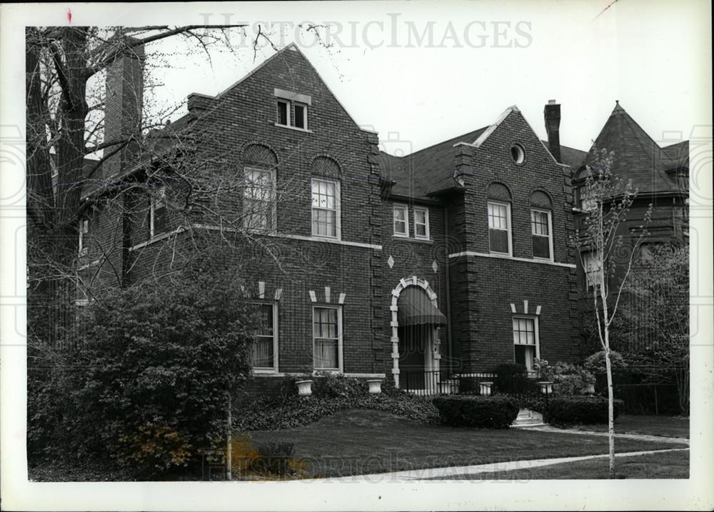 1990 Press Photo Detroit Indian Village English Theater - dfpd43009 - Historic Images