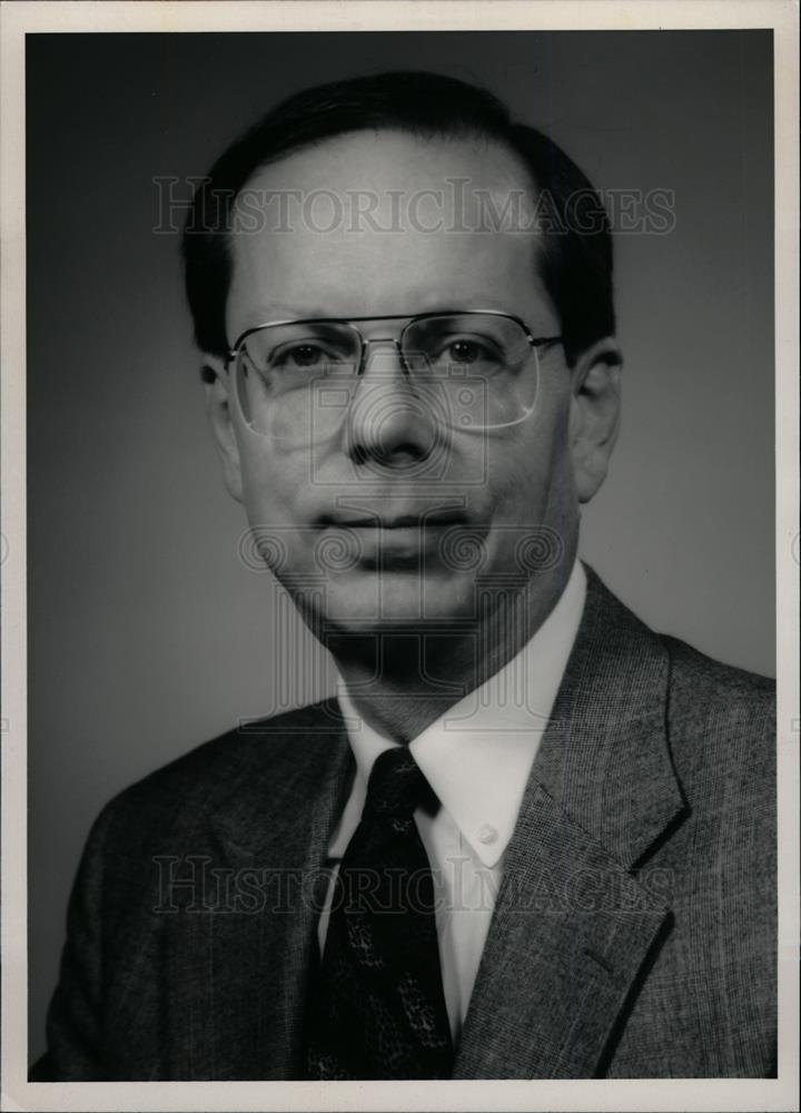 1992 Press Photo Richard Miller president Michigan Corp - dfpd41245 - Historic Images