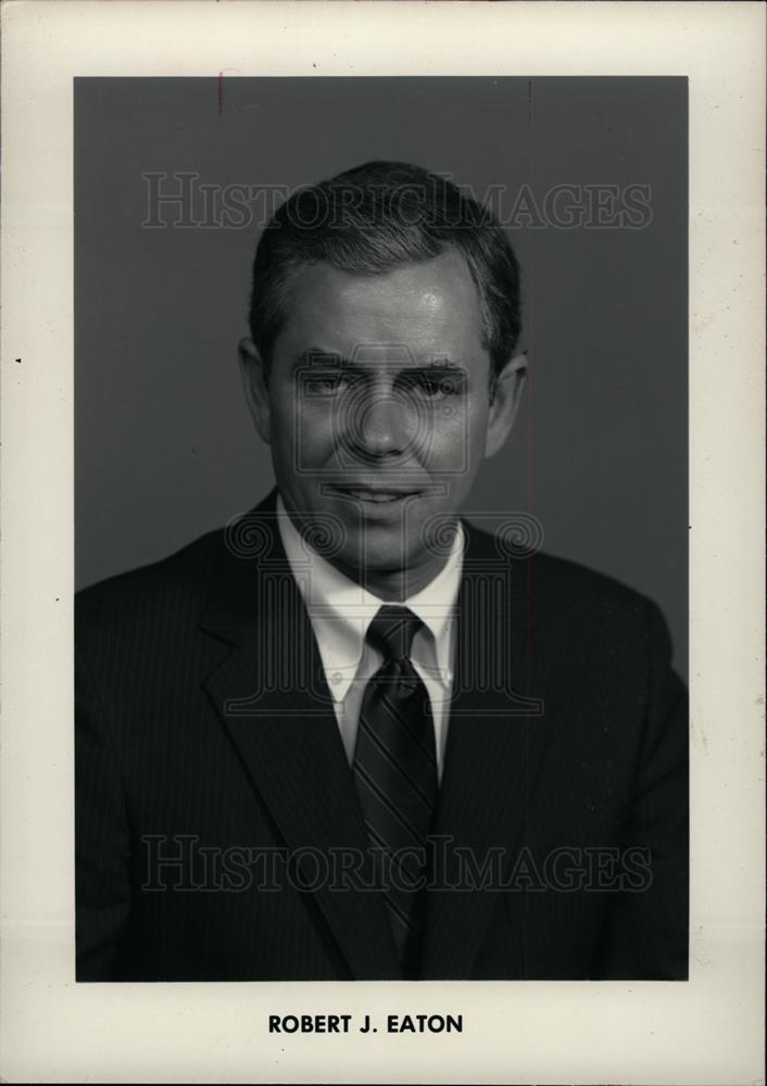 1992 Press Photo Robert J. Eaton Businessman - dfpd34111 - Historic Images