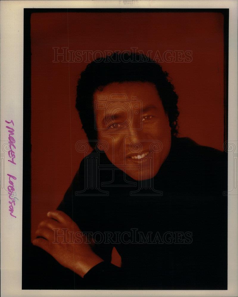 1990 Press Photo Smokey Robinson singer - DFPD68415 - Historic Images