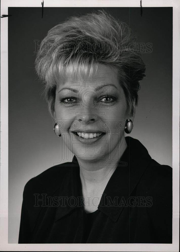 1992 Press Photo Carol Silvestro Vice President Hudson - dfpd38875 - Historic Images